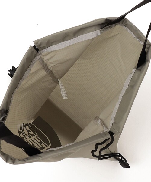 THE NORTH FACE（ザノースフェイス）の「THE NORTH FACE: PF サック パック（バックパック/リュック・メンズ・ブラック/ダークグレー・ONE SIZE）」の8枚目の写真