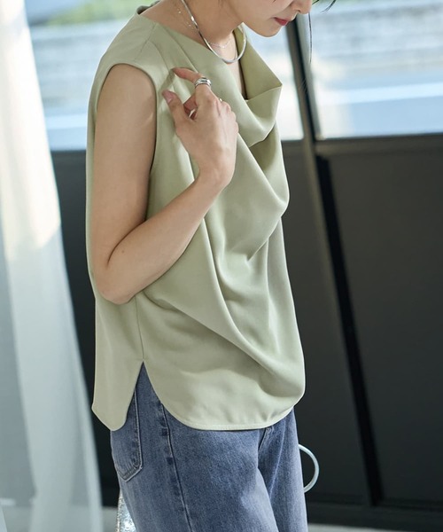 STYLE DELI(スタイルデリ)の「ジョーゼットドレープノースリブラウス(シャツ/ブラウス・レディース・ブラック/セージグリーン/ホワイト系その他・MEDIUM)」の12枚目の写真