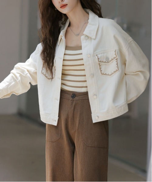 &soiree(アンドソワレ)の「刺繍ポケットオーバーサイズデニムジャケット(デニムジャケット・レディース・オフホワイト・SMALL/MEDIUM/LARGE)」の1枚目の写真