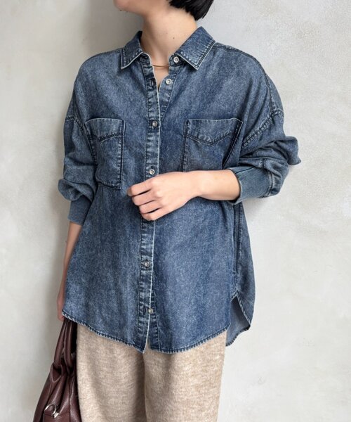 Jena espace merveilleux(ジェナ エスパスメルヴェイユ)の「袖リブテンセルデニムシャツ 秋服(シャツ/ブラウス・レディース・ブルー/ブルー系その他・FREE)」の2枚目の写真
