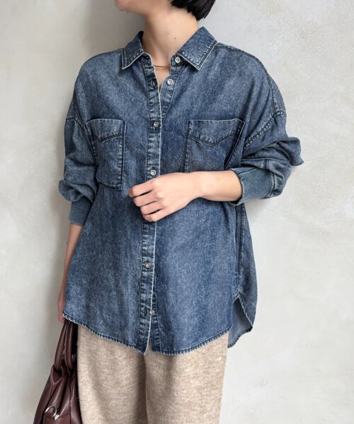 Jena espace merveilleux(ジェナ エスパスメルヴェイユ)の「袖リブテンセルデニムシャツ 秋服(シャツ/ブラウス・レディース・ブルー/ブルー系その他・FREE)」の3枚目の写真
