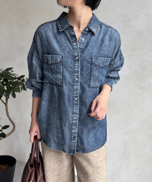 Jena espace merveilleux(ジェナ エスパスメルヴェイユ)の「袖リブテンセルデニムシャツ 秋服(シャツ/ブラウス・レディース・ブルー/ブルー系その他・FREE)」の4枚目の写真