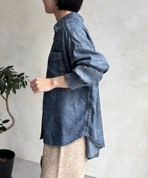 Jena espace merveilleux(ジェナ エスパスメルヴェイユ)の「袖リブテンセルデニムシャツ 秋服(シャツ/ブラウス・レディース・ブルー/ブルー系その他・FREE)」の5枚目の写真