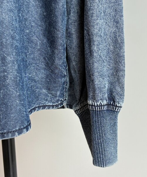 Jena espace merveilleux(ジェナ エスパスメルヴェイユ)の「袖リブテンセルデニムシャツ 秋服(シャツ/ブラウス・レディース・ブルー/ブルー系その他・FREE)」の16枚目の写真