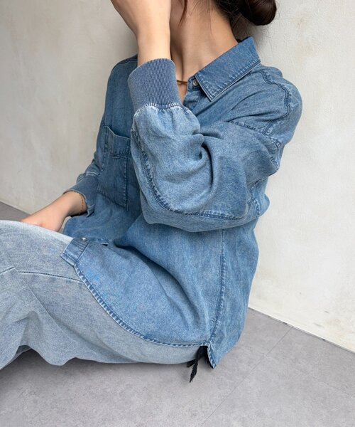 Jena espace merveilleux(ジェナ エスパスメルヴェイユ)の「袖リブテンセルデニムシャツ 秋服(シャツ/ブラウス・レディース・ブルー/ブルー系その他・FREE)」の22枚目の写真