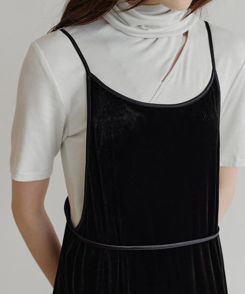MAKE A TOAST(メイクアトースト)の「ZIPPER SIDE SLIT VELVET DRESS (BLACK) MBFFOP003BK(ワンピース・レディース・ブラック・FREE)」の4枚目の写真