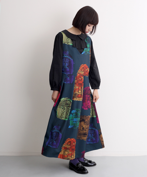 MERLOT(メルロー)の「お城のトビラ柄ワンピース2412(ワンピース・レディース・ブラック/チェリーピンク/グリーン・FREE)」の3枚目の写真