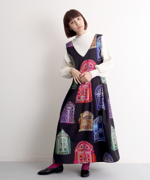MERLOT(メルロー)の「お城のトビラ柄ワンピース2412(ワンピース・レディース・ブラック/チェリーピンク/グリーン・FREE)」の2枚目の写真