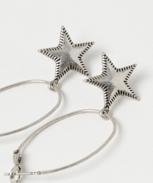 MOUSSY（マウジー）の「STAR EARRINGS（ピアス（両耳用）・レディース・ゴールド/シルバー・FREE）」の3枚目の写真