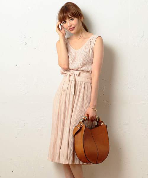 Roomy S ルーミーズ の 前後2wayカットプリーツワンピース ベルト付 ワンピース Wear