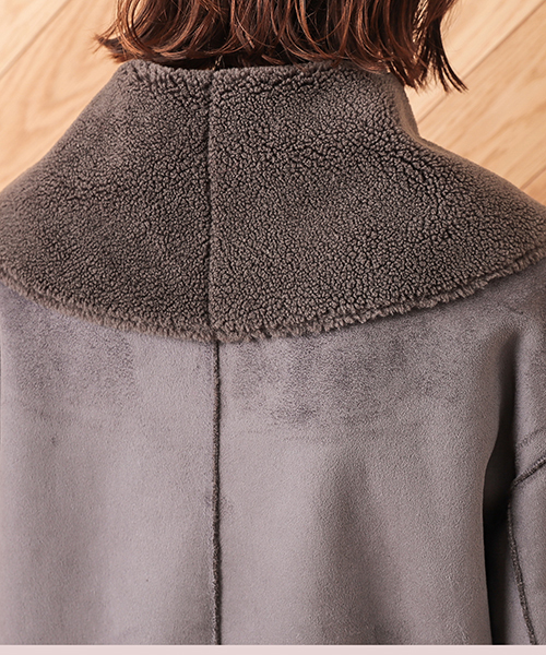 un dix cors(アンディコール)の「ボアムートンショートコート(ムートンコート・レディース・ライトグレー/チャコール・フリ-)」の13枚目の写真