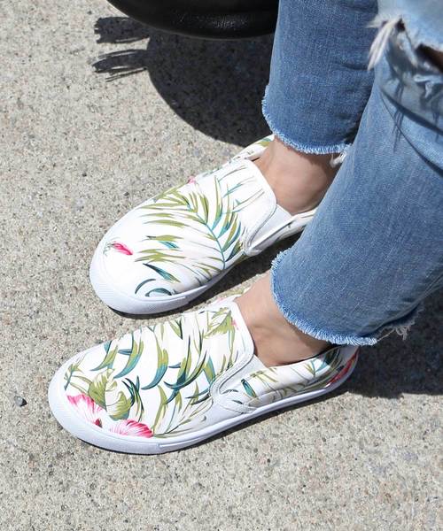 AmiAmi（アミアミ）の「スリッポンスニーカー（スリッポン・レディース・アニマル/カーキ/ネイビー/ベージュ系その他/ナチュラル/グレー系その他2/グレー/ブラック/ブルー系その他/ホワイト/カモフラージュ/マルチ/ライトグレー/レッド/イエロー/レッド系その他/ホワイト系その他/レオパード/ミックスグレー/ブラック系その他/パイソン/ホワイト系その他2/チェック/シルバー/ホワイト系その他3/ベージュ/ブラック系その他2/ブラック×ホワイト/ベージュ系その他2/グレイッシュベージュ/ゼブラ/ライラック/イエロー系その他/グリーン系その他/パープル系その他/ブラック×ブラック/シルバー系その他・23.5cm/22.5cm/24.5cm/23cm/24cm/25cm/27cm/21cm/21.5cm/25.5cm/26cm/22cm/26.5cm）」の3枚目の写真