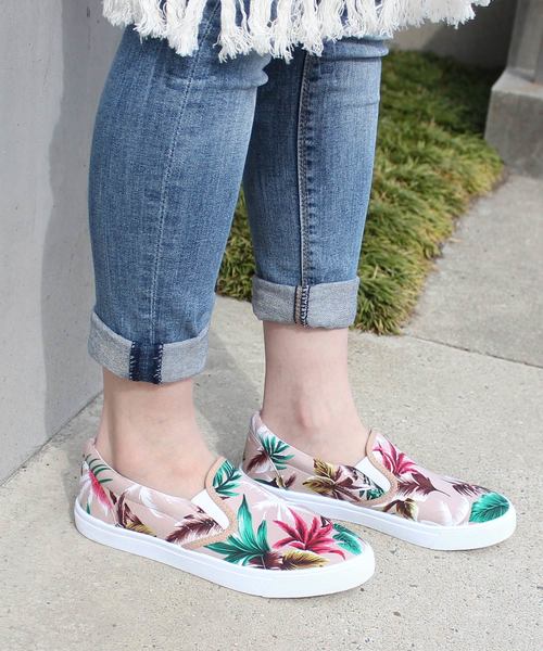 AmiAmi（アミアミ）の「スリッポンスニーカー（スリッポン・レディース・アニマル/カーキ/ネイビー/ベージュ系その他/ナチュラル/グレー系その他2/グレー/ブラック/ブルー系その他/ホワイト/カモフラージュ/マルチ/ライトグレー/レッド/イエロー/レッド系その他/ホワイト系その他/レオパード/ミックスグレー/ブラック系その他/パイソン/ホワイト系その他2/チェック/シルバー/ホワイト系その他3/ベージュ/ブラック系その他2/ブラック×ホワイト/ベージュ系その他2/グレイッシュベージュ/ゼブラ/ライラック/イエロー系その他/グリーン系その他/パープル系その他/ブラック×ブラック/シルバー系その他・23.5cm/22.5cm/24.5cm/23cm/24cm/25cm/27cm/21cm/21.5cm/25.5cm/26cm/22cm/26.5cm）」の16枚目の写真