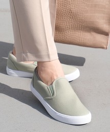 AmiAmi（アミアミ）の「スリッポンスニーカー（スリッポン）」