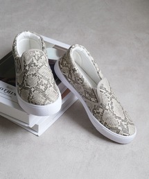 AmiAmi（アミアミ）の「スリッポンスニーカー（スリッポン）」