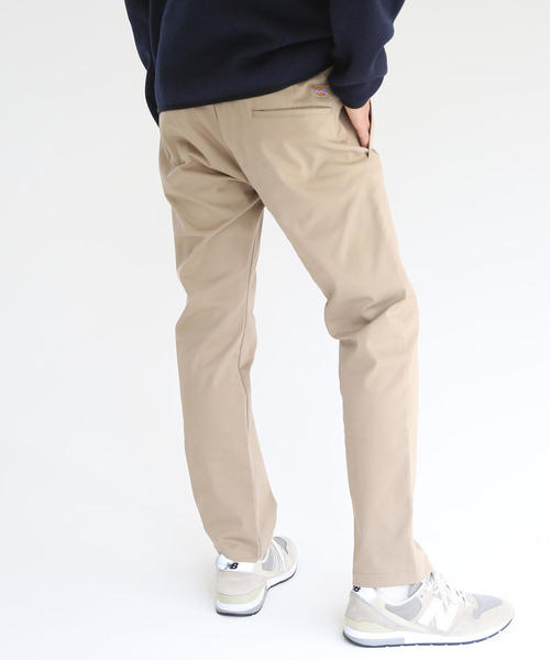 Dickies(ディッキーズ)の「Dickies(ディッキーズ)別注ストレッチスリムテーパードチノパンツ(チノパンツ・メンズ・ブラック/ベージュ・X-LARGE/SMALL/MEDIUM/LARGE)」の2枚目の写真