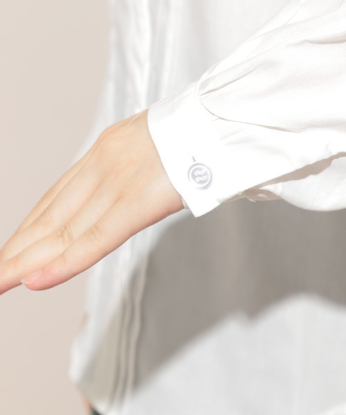 apres jour（アプレジュール）の「ベーシックフリルブラウス【ZOZOTOWN限定アイテム】（シャツ/ブラウス・レディース・ブラック/オフホワイト・フリー）」の7枚目の写真