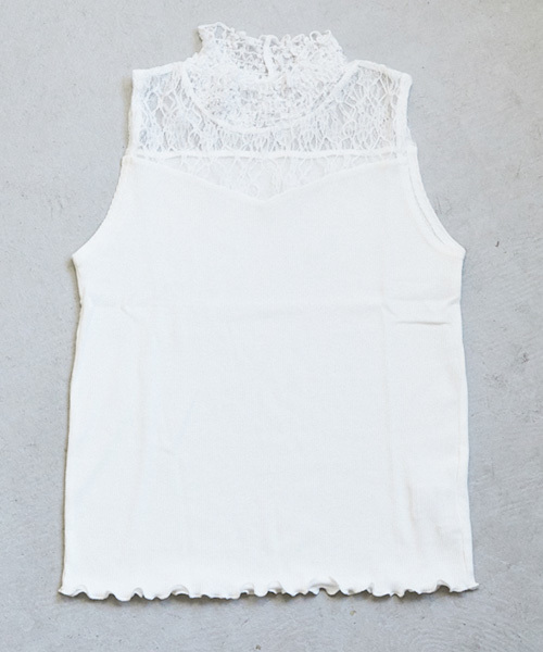 PairPair(ペアペア)の「フリルネックレース切り替えリブタンク(タンクトップ・レディース・ブラック/オフホワイト・FREE)」の2枚目の写真