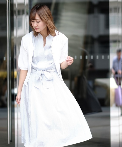 TRUDEA(トルディア)の「スキッパーネック フレンチスリーブワンピース(ワンピース・レディース・チャコールグレー/ネイビー/サックスブルー/イエロー/ブルー/ホワイト×ブルー/ホワイト×ブラック/ホワイト×ネイビー・SMALL/MEDIUM/LARGE)」の18枚目の写真