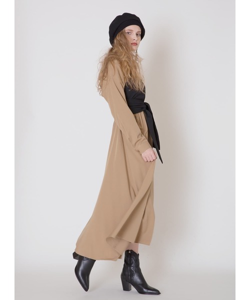 MIELI INVARIANT（ミエリインヴァリアント）の「シャツギャザードレス（ワンピース・レディース・ホワイト/ブラック/ベージュ・FREE）」の22枚目の写真