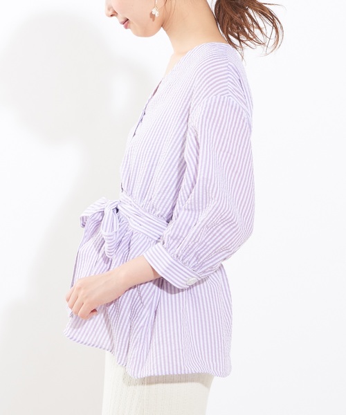 natural couture(ナチュラルクチュール)の「べっ甲調釦ウエストマークブラウス(シャツ/ブラウス・レディース・アイボリー/スミクロ/パープル系その他/ネイビー・FREE)」の15枚目の写真
