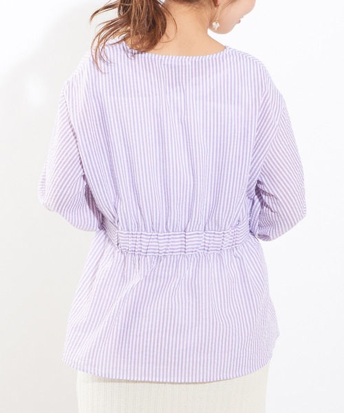 natural couture(ナチュラルクチュール)の「べっ甲調釦ウエストマークブラウス(シャツ/ブラウス・レディース・アイボリー/スミクロ/パープル系その他/ネイビー・FREE)」の7枚目の写真
