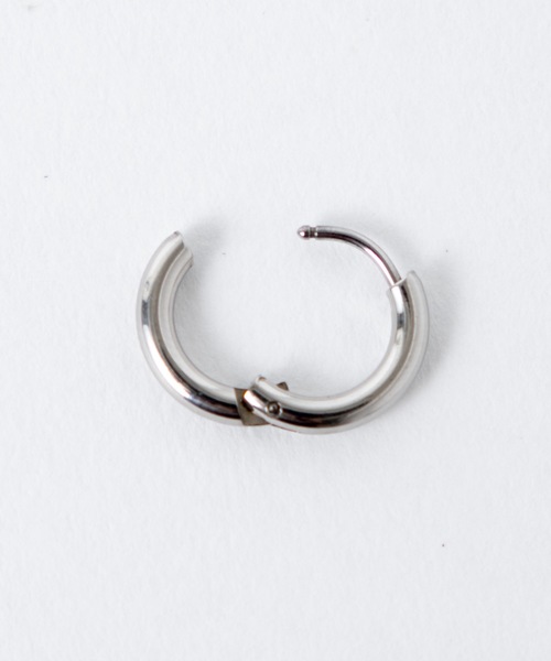 WEGO（ウィゴー）の「WEGO/ステンレスフープピアス（ピアス（両耳用）・メンズ・シルバー・SMALL/MEDIUM/LARGE/X-SMALL）」の5枚目の写真