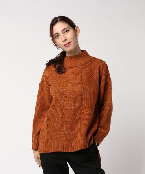 STYLEBLOCK(スタイルブロック)の「ケーブル編み切り替え鹿の子編み×天竺ハイネックビッグシルエットサイドスリットニット(ニット/セーター・レディース・ライトベージュ/ピンク/ブルー/モカ/ラベンダー/杢グレー/オレンジ系その他/ブラック/パープル/オフホワイト・M)」の10枚目の写真