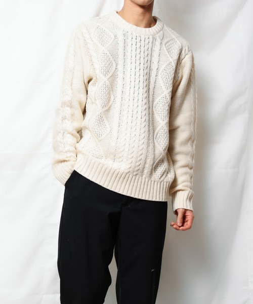 NO WAY（ノーウェイ）の「/ケーブル編みクルーネックニット/（ニット/セーター・レディース・ブラック/ダークグリーン/アイボリー/オフホワイト/グレー/ベージュ/ネイビー/マスタード/モカ/キャメル・LARGE/MEDIUM/X-LARGE）」の3枚目の写真