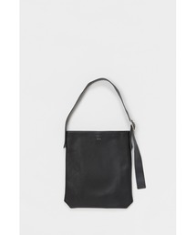 Hender Scheme ブラックレザーショルダーバッグ hender scheme レザーショルダーバッグ