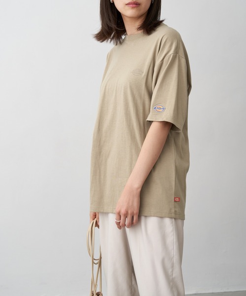 Dickies（ディッキーズ）の「Dickies ディッキーズ 別注 ロゴ刺繍 オーバーサイズ コットン S/S 半袖 ロゴTシャツ（Tシャツ/カットソー・レディース・ホワイト/ブラック/ダークグリーン/ベージュ/ネイビー/ブラウン・S/M）」の4枚目の写真