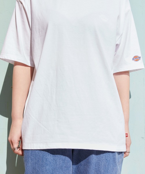 Dickies（ディッキーズ）の「Dickies ディッキーズ 別注 ロゴ刺繍 オーバーサイズ コットン S/S 半袖 ロゴTシャツ（Tシャツ/カットソー・レディース・ホワイト/ブラック/ダークグリーン/ベージュ/ネイビー/ブラウン・S/M）」の18枚目の写真