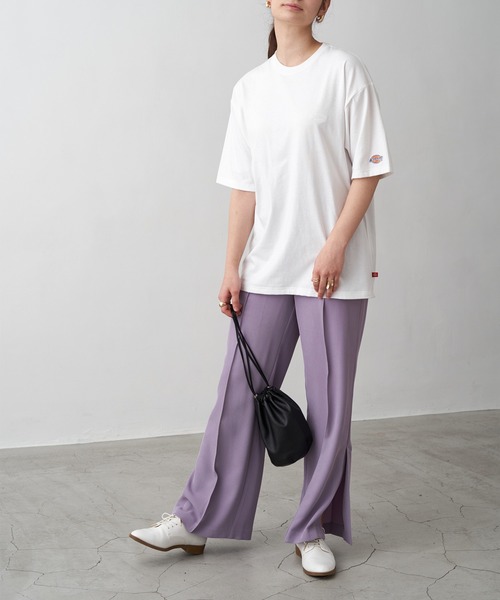 Dickies（ディッキーズ）の「Dickies ディッキーズ 別注 ロゴ刺繍 オーバーサイズ コットン S/S 半袖 ロゴTシャツ（Tシャツ/カットソー・レディース・ホワイト/ブラック/ダークグリーン/ベージュ/ネイビー/ブラウン・S/M）」の22枚目の写真