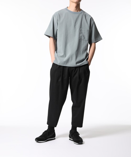 ADAM ET ROPE'(アダムエロペ)の「【EVALET】クルーネックTシャツ/吸汗・速乾(Tシャツ/カットソー・メンズ・ライトグリーン/ベージュ系その他/チャコールグレー・M/L)」の5枚目の写真