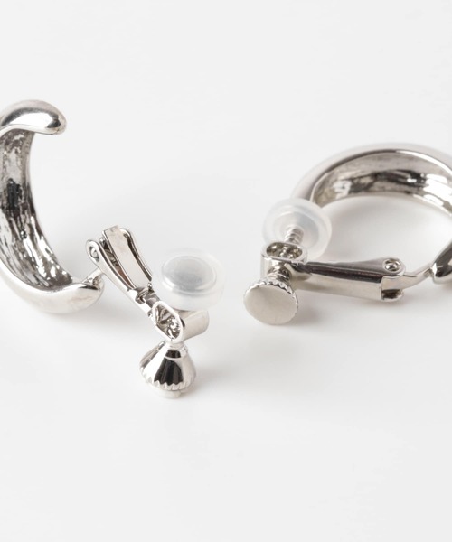 SMELLY(スメリー)の「リッタイメタルフープイヤリング(イヤリング・レディース・シルバー/ゴールド・-)」の19枚目の写真