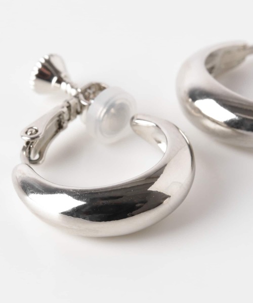 SMELLY(スメリー)の「リッタイメタルフープイヤリング(イヤリング・レディース・シルバー/ゴールド・-)」の20枚目の写真