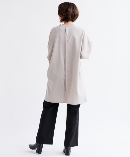 DouDou（ドゥドゥ）の「バックボタン切替シャツ（シャツ/ブラウス・レディース・チャコールグレー/ベージュ/ライトオリーブ・FREE）」の10枚目の写真