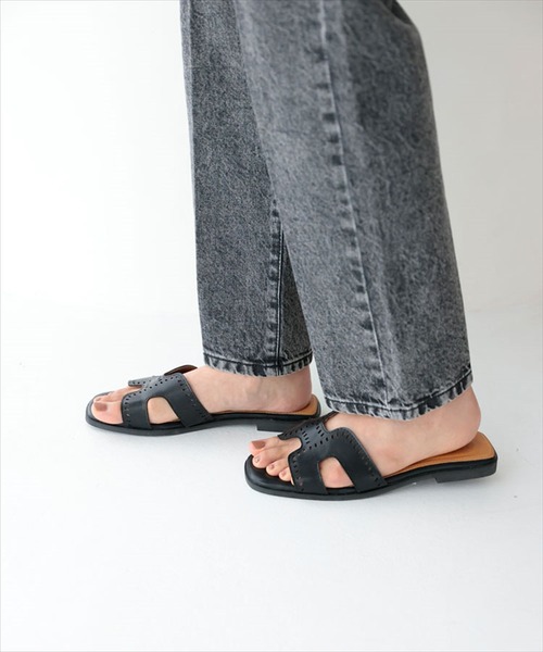 DONOBAN(ドノバン)の「Hカットサンダル(サンダル・レディース・ダークブラウン/ホワイト/ブラック・22.5cm/23.0cm/24.0cm/23.5cm)」の6枚目の写真