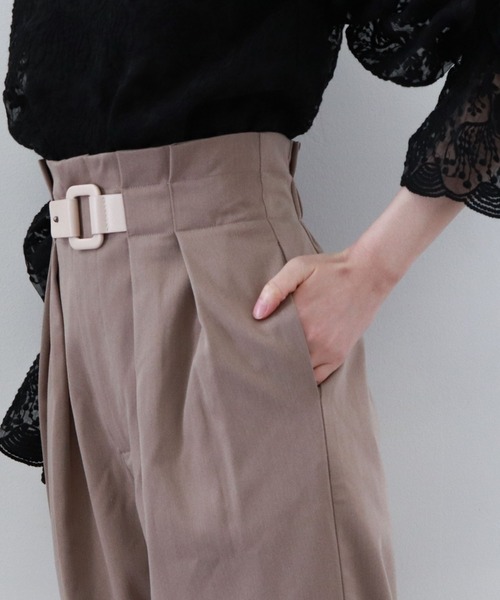 archives（アルシーヴ）の「ベルトアクセント２タックパンツ（その他パンツ・レディース・グリーン/アイボリー/モカ・MEDIUM）」の16枚目の写真