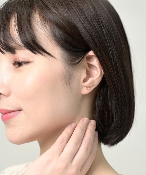 Fun & Daily（ファンアンドデイリー）の「F&D : スモールハートラインピアス（ピアス（両耳用）・レディース・シルバー/ゴールド・FREE）」の11枚目の写真