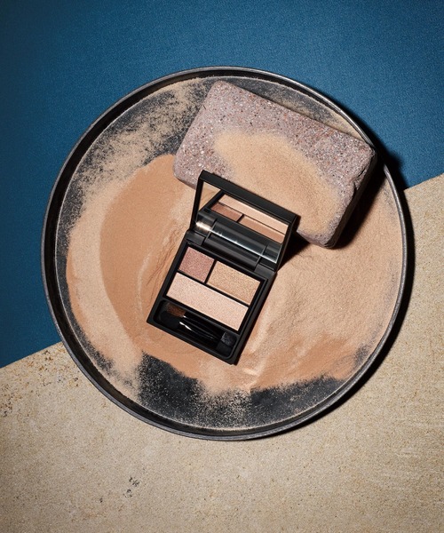 OSAJI（オサジ）の「オサジ ニュアンス アイシャドウパレット（アイシャドウ・レディース・砂丘/向こう岸/Ikuukan 〈異空間〉/幻/Wataridori〈渡り鳥〉・FREE）」の9枚目の写真