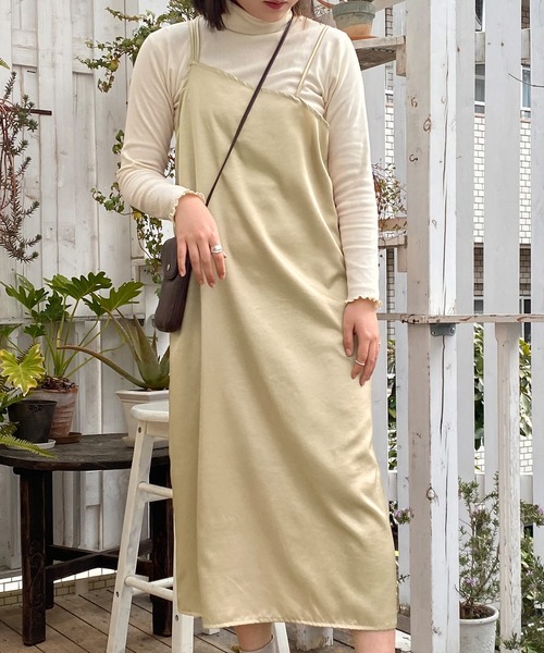 mimi toujours（ミミトゥジュール）の「ワンピース キャミソール サテン omom×mimi toujours（ワンピース・レディース・サーモンピンク/ベージュ・M）」の8枚目の写真