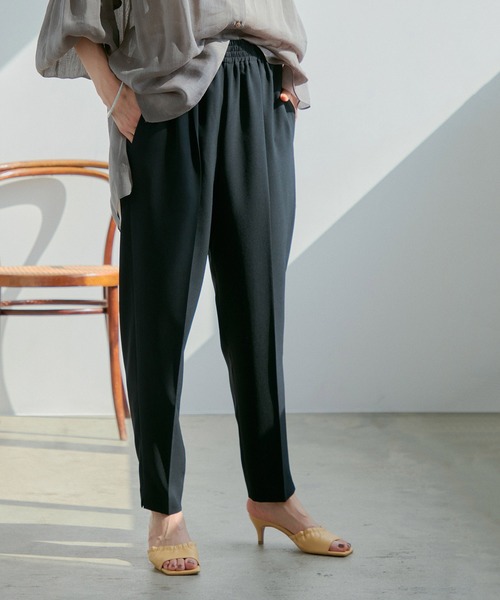 ROPE'（ロペ）の「イージーストレッチスラックスパンツ（スラックス・レディース・ブラック/ベージュ系その他/ブルー系その他4/イエロー・36/38）」の2枚目の写真