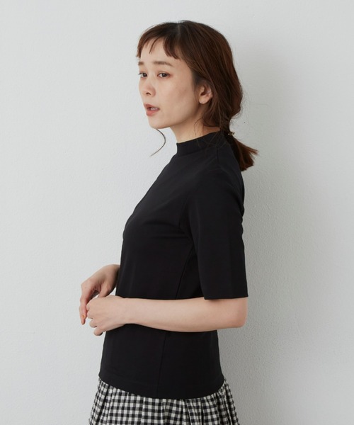 Libra Cue(リブラ キュー)の「ボトルネックプルオーバー(Tシャツ/カットソー・レディース・ベージュ/ブラック/ネイビー・FREE)」の6枚目の写真