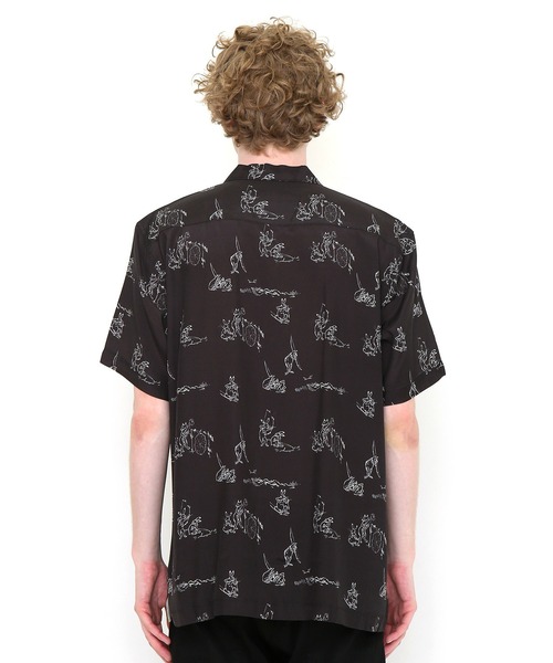 Design Tshirts Store graniph（デザイン　ティーシャツ　ストア　グラニフ）の「弓矢(鳥獣戯画) | コラボオープンカラー半袖シャツ(スミクロ)（シャツ/ブラウス・メンズ・スミクロ・SMALL/MEDIUM/LARGE）」の3枚目の写真