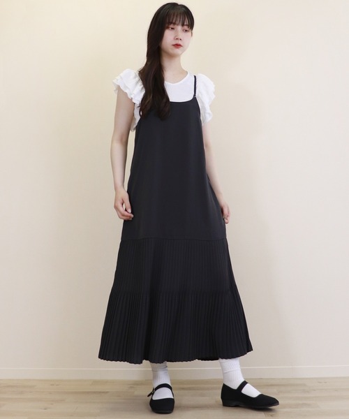 Monocoro toppi(モノコロトッピ)の「Vネックショルダーダブルフリル ノースリーブトップス(Tシャツ/カットソー・レディース・ブラック/オフホワイト/ピンク系その他/グレイッシュベージュ・M)」の11枚目の写真