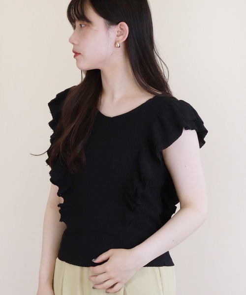 Monocoro toppi(モノコロトッピ)の「Vネックショルダーダブルフリル ノースリーブトップス(Tシャツ/カットソー・レディース・ブラック/オフホワイト/ピンク系その他/グレイッシュベージュ・M)」の12枚目の写真