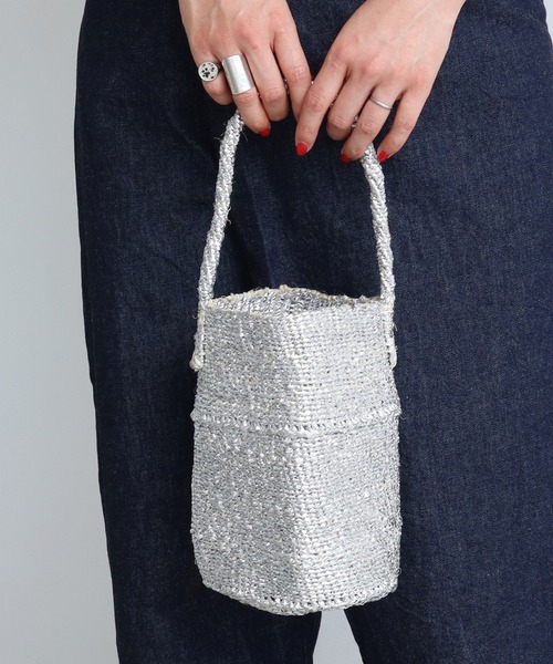 note et silence (ノートエシロンス)の「サイザルバッグ ワンハンドル ビン型(ハンドバッグ・レディース・シルバー・FREE)」の1枚目の写真