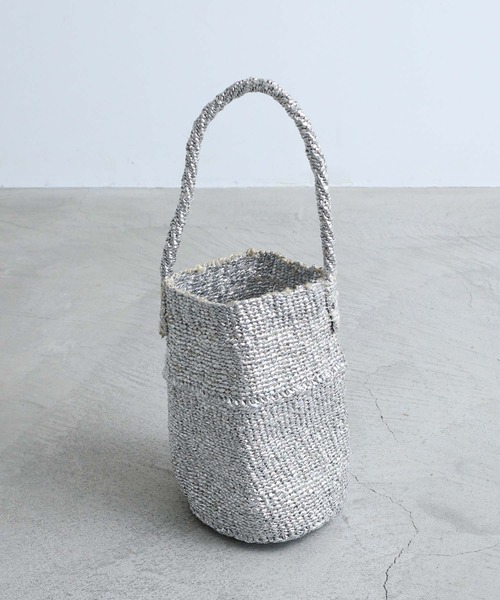 note et silence (ノートエシロンス)の「サイザルバッグ ワンハンドル ビン型(ハンドバッグ・レディース・シルバー・FREE)」の10枚目の写真