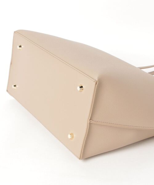 Perfect Suit FActory（パーフェクトスーツファクトリー）の「金具付きト－トバッグ　ベージュ/カーキ/ブラック（トートバッグ・レディース・カーキ/ベージュ/ブラック・FREE）」の21枚目の写真